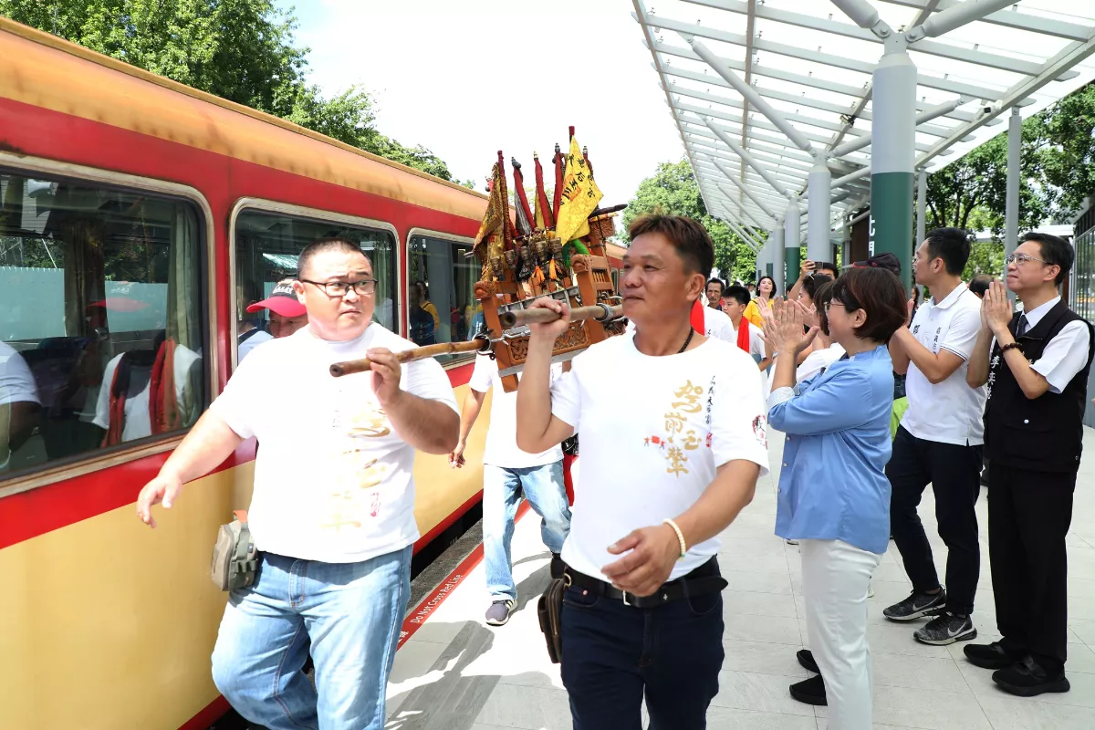 與神同行 媽祖上帝爺同上阿里山祈安